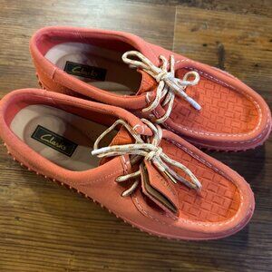 Clarks Women's Torhill Bee Coral Suede Women Size 10M US Brand New with Tag